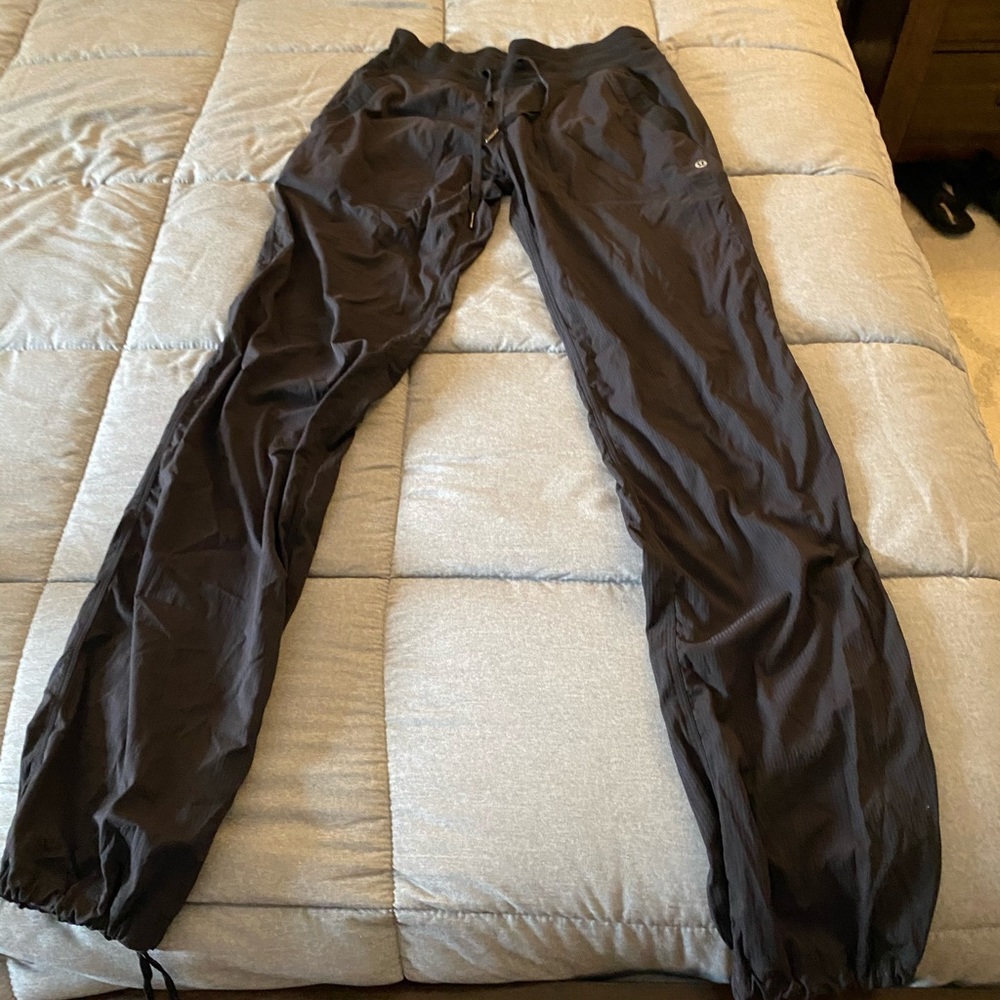 Lululemon studio dance long pants size 6